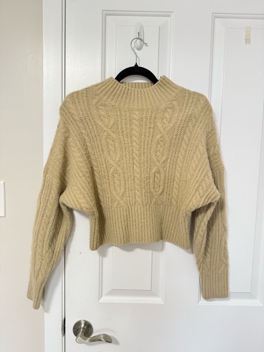 Chunky Cable Knit Cropped Sweater - Cream